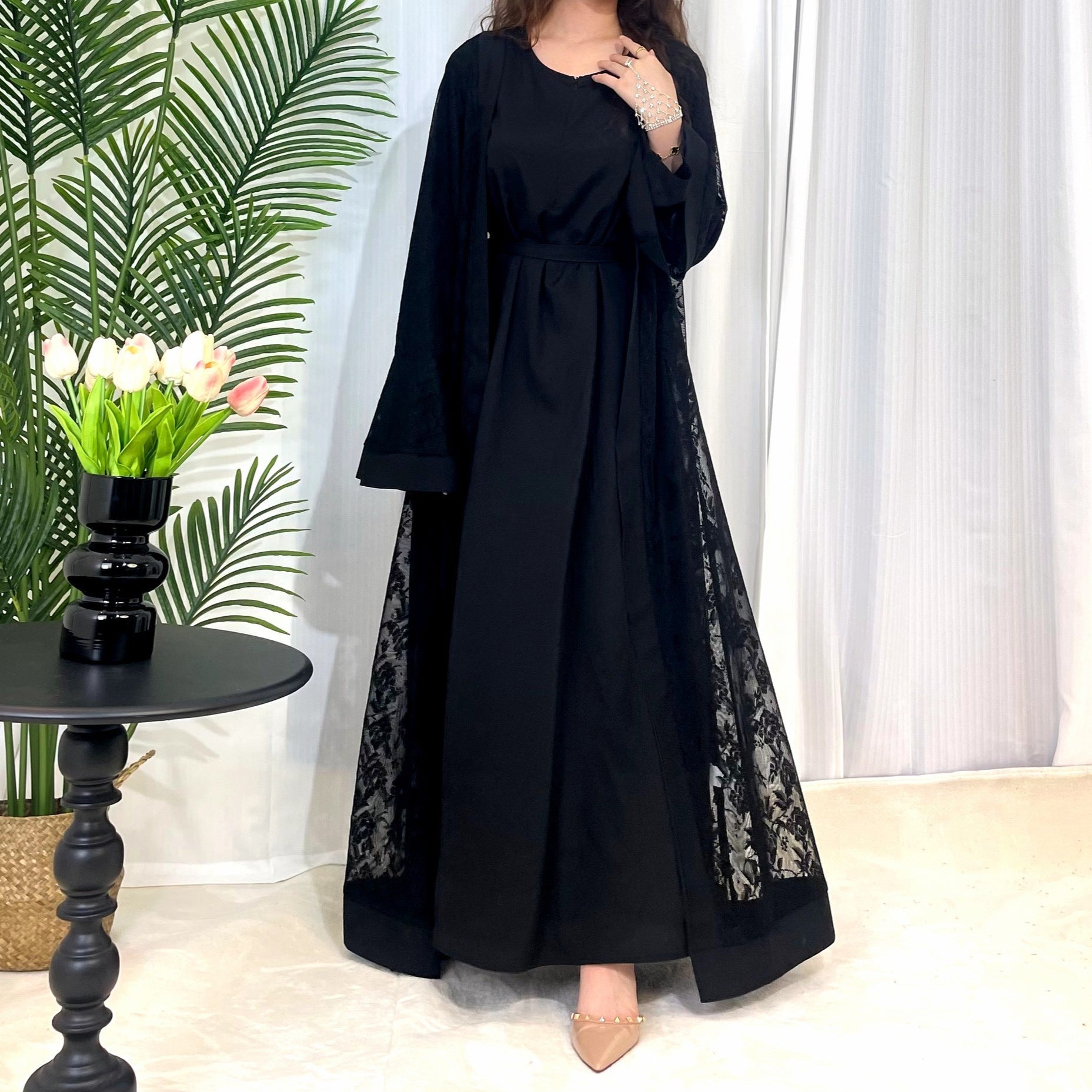 Abaya en dentelle Maison Taw'am