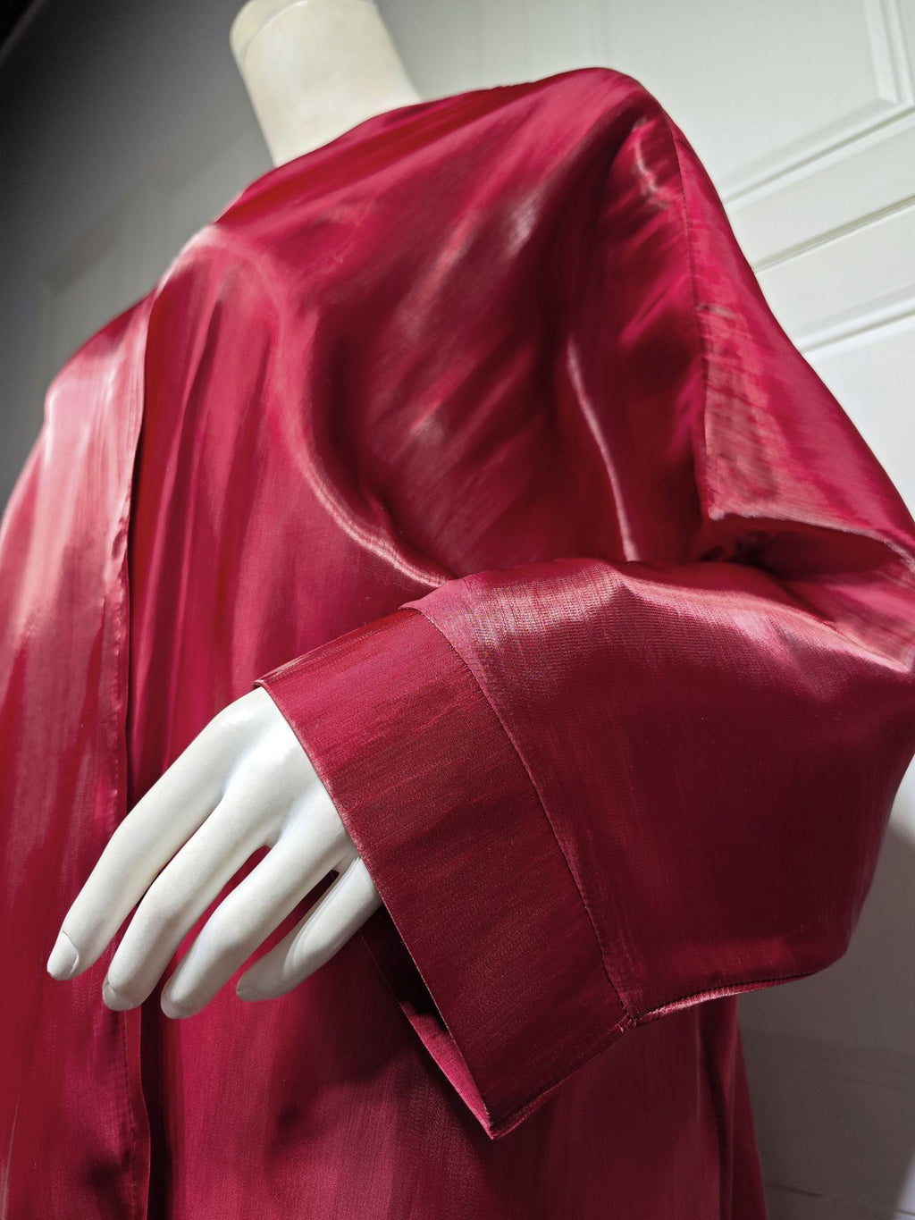 Abaya satin de soie brillante Maison Taw'am