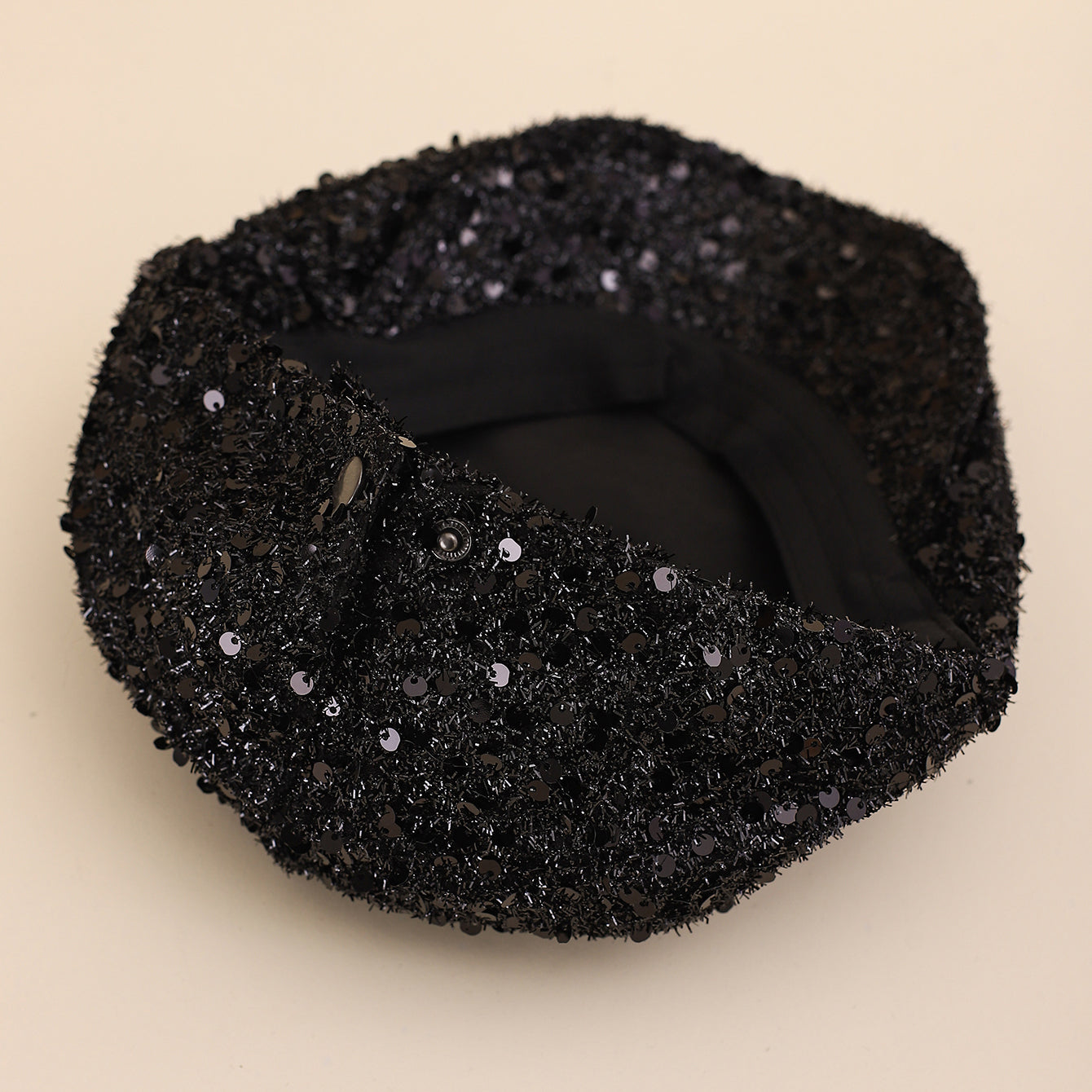 Fashionable Plain-color Sequined Forward Hat - Classic And Versatile, With Lustrous Petal-like Brim. Suitable For Stage Performances. Maison Taw'am