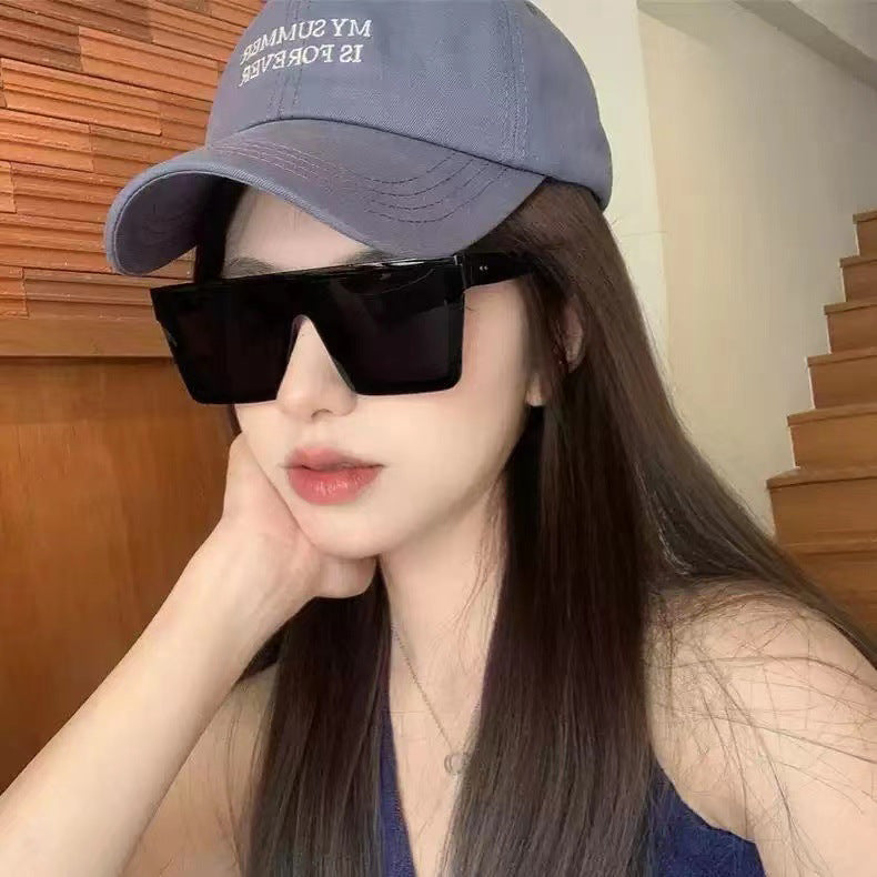 Fashion One-piece Large Rim Sunglasses European And American Maison Taw'am