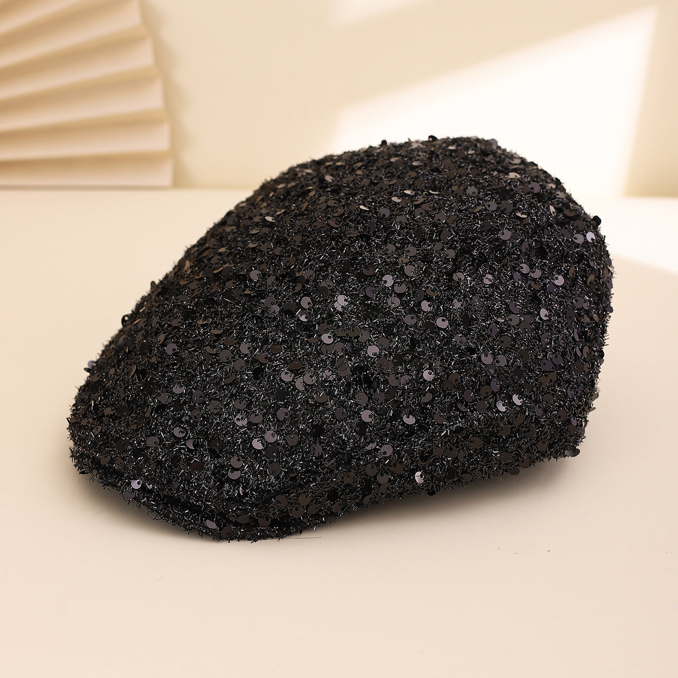 Fashionable Plain-color Sequined Forward Hat - Classic And Versatile, With Lustrous Petal-like Brim. Suitable For Stage Performances. Maison Taw'am