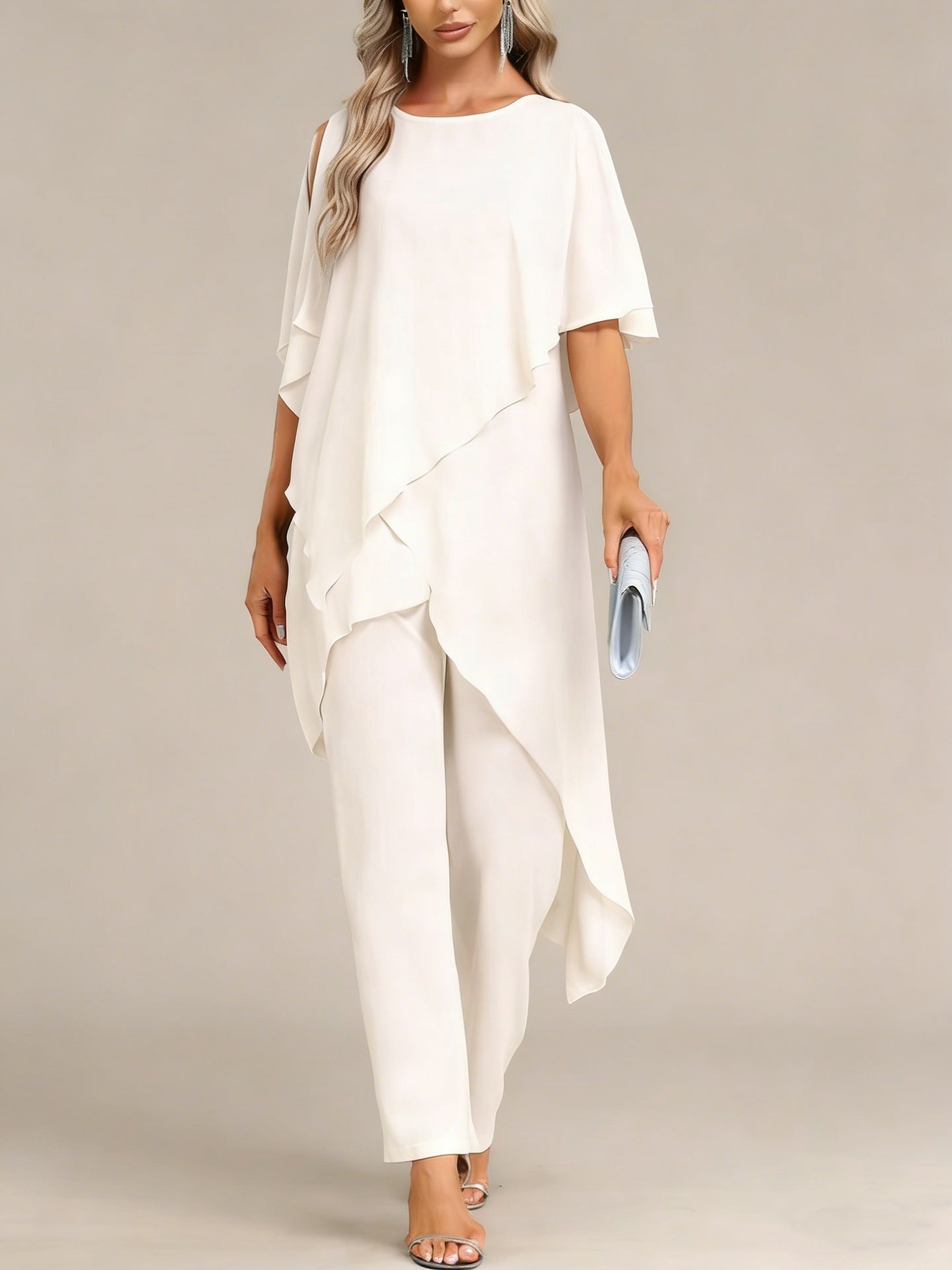 Ensemble deux pièces pour femme : haut asymétrique à épaules dénudées et pantalon Maison Taw'am
