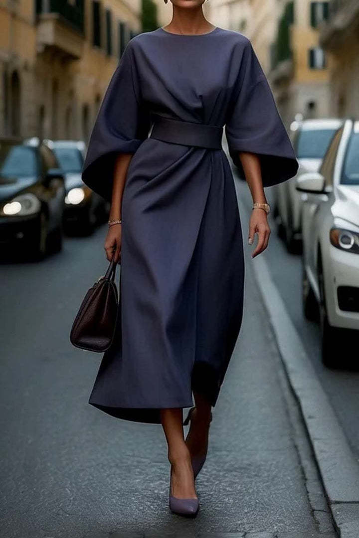 Robe cintrée, manche chauve-souris Maison Taw'am